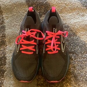 Woman Size 10 Brooks Worn Once
